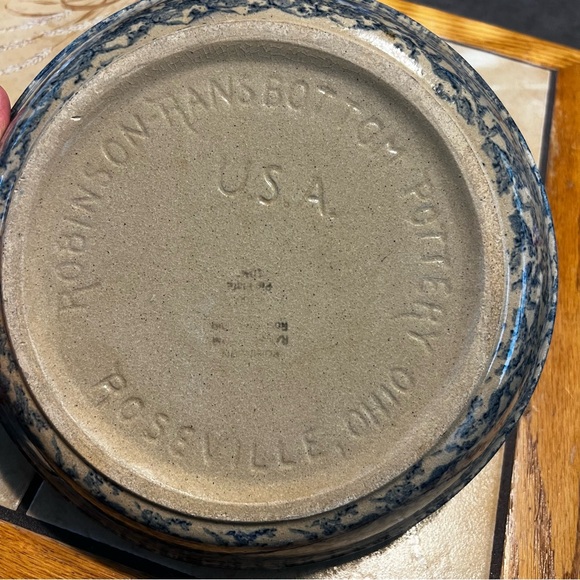 Robinson-Ransbottom Blue and Cream Pie Dish - Picture 3 of 6